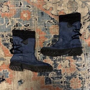 Stylish Women's Blue Boots
